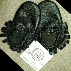 SOLD NWT CIAO LEATHER BABY MOCCASINS
